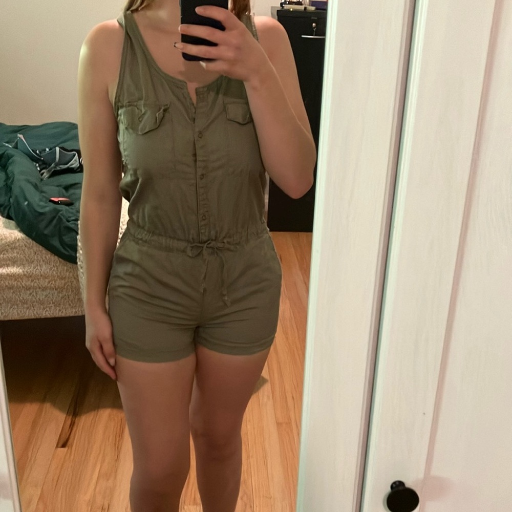 Women's Olive Green Sleeveless Jumpsuit